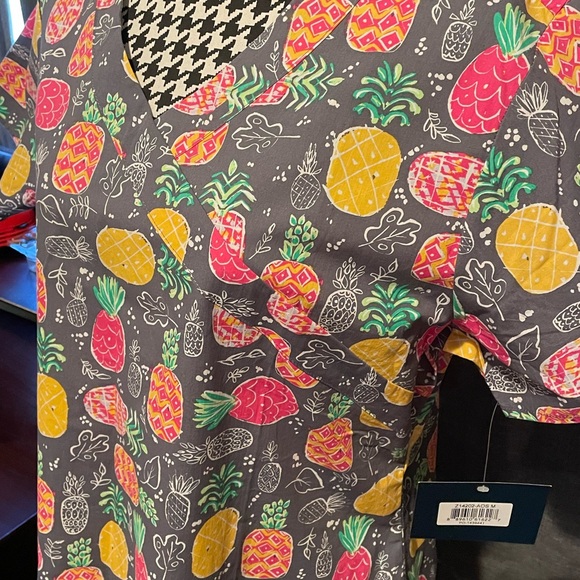 Summer scrub top! BRAND NEW, TAGS ON! - Picture 3 of 6